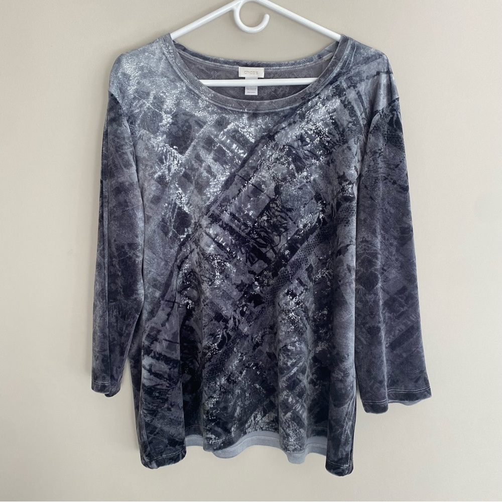 Chico’s Size 3 Crushed Velvet Holiday Metallic Silver Gray Long Sleeve Top